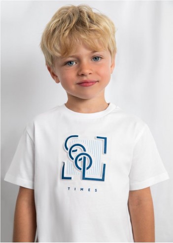CAMISETA CON RELIEVE NIÑO