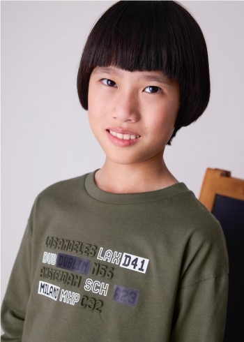 CAMISETA RELIEVE LETRAS CHICO