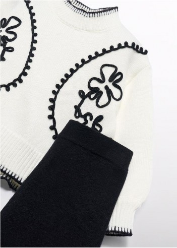 CONJUNTO PANTALÓN TRICOT BORDADOS NIÑA CONJUNTO PANTALÓN TRICOT BORDADOS NIÑA